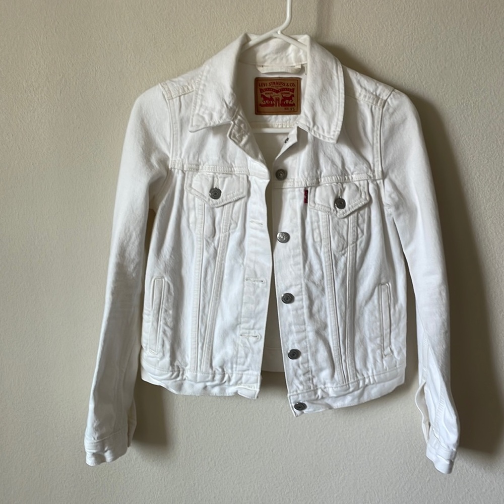 White Levi’s jean jacket